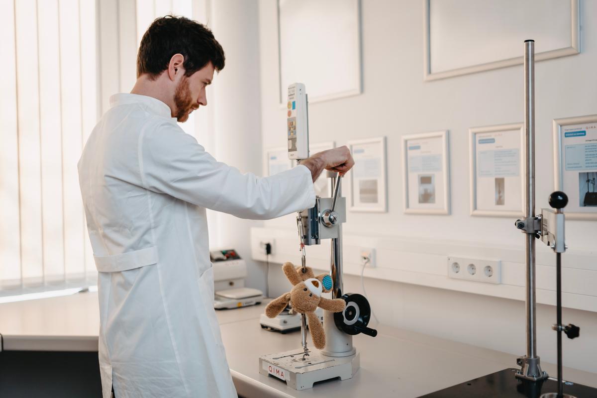Laboratory toy test – cpsia compliance