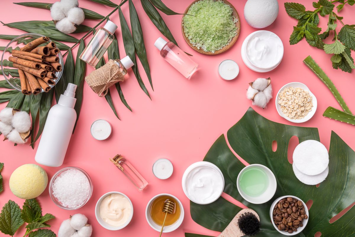 Desentrañando los misterios de la belleza sostenible: entienda las diferencias entre naturales, orgánicos y veganos