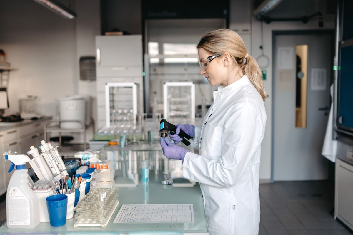 Pruebas de Hidrocarburos Aromáticos Policíclicos (HAP) en Textiles: Importancia y Requisitos Clave