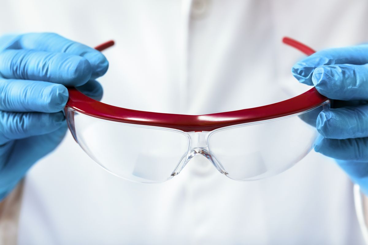 Pruebas de laboratorio para gafas de protección y otros protectores oculares: Qué esperar